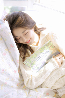 初中小姐姐脚丫有白色粘稠物